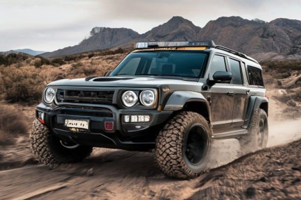 New Jeep Cherokee Trailhawk Spied Testing with Knobbier All-Terrain Tires