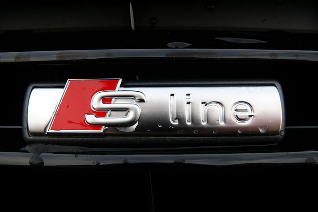 Audi Sport S line Logo 640x427 (3)