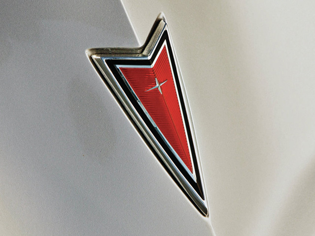 Pontiac Emblem 640x480